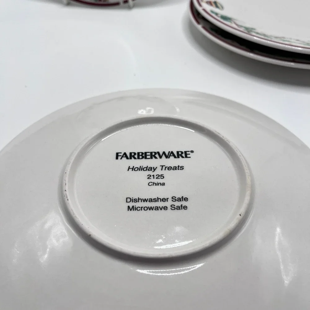 Farberware Holiday Treats 2125 Salad Plates Set of 4 Christmas Ornaments 8in